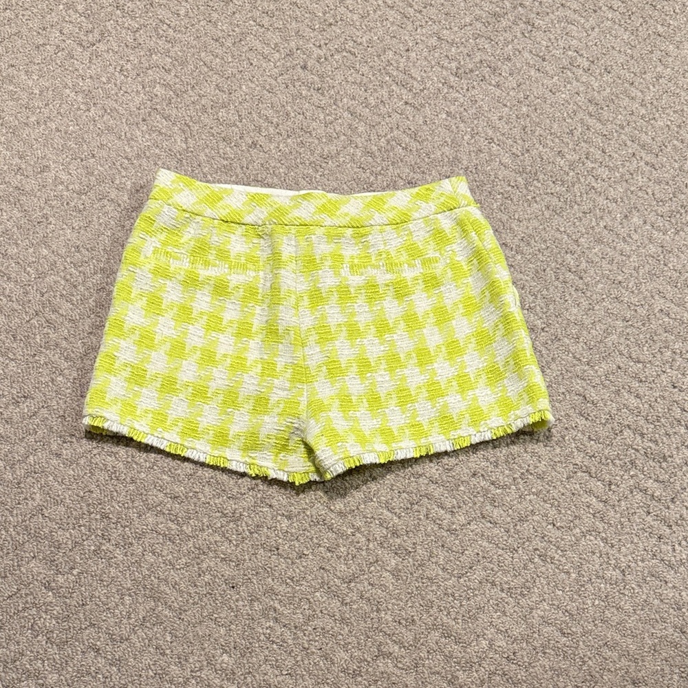Steve Madden Lime Green Houndstooth Women Shorts - Picture 3 of 4